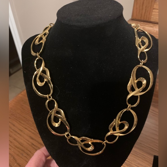 Polished Spiral Necklace, Goldtone, Like New Condition In Box - Picture 3 of 12